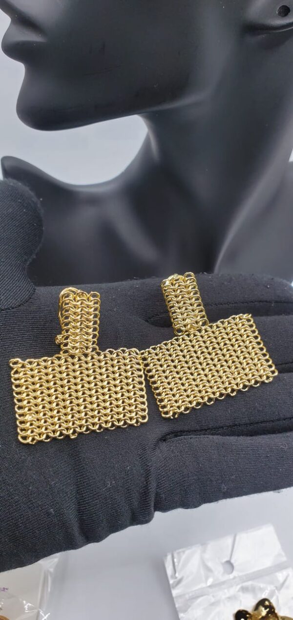 QUALITY JEWELRIES FOR WOMEN AND LADIES(FREE DELIVERY)