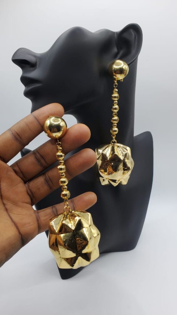 QUALITY JEWELRIES FOR WOMEN AND LADIES(FREE DELIVERY)