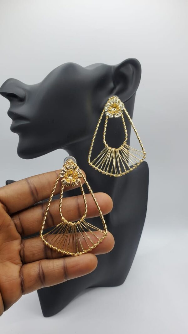 QUALITY JEWELRIES FOR WOMEN AND LADIES(FREE DELIVERY)