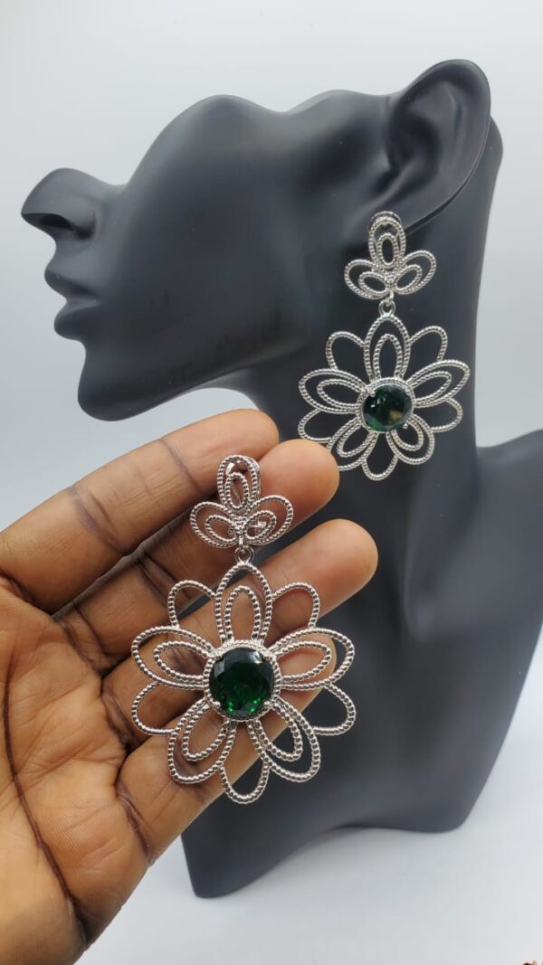 QUALITY JEWELRIES FOR WOMEN AND LADIES(FREE DELIVERY)