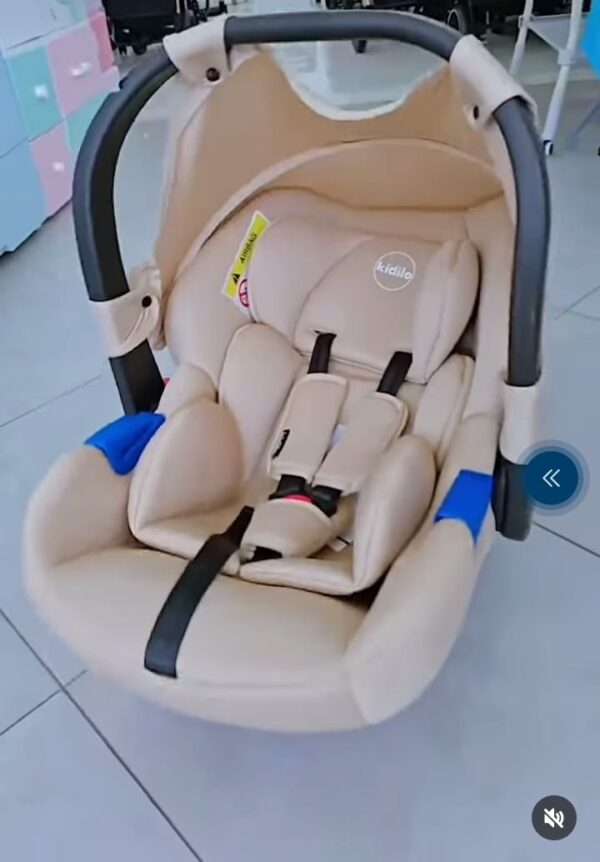 Babies Car Seat Carry Cot/ Carrier for babies(free delivery)