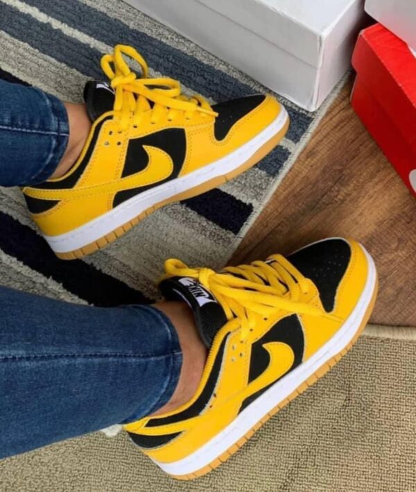 Quality Sneakers for men (free delivery)