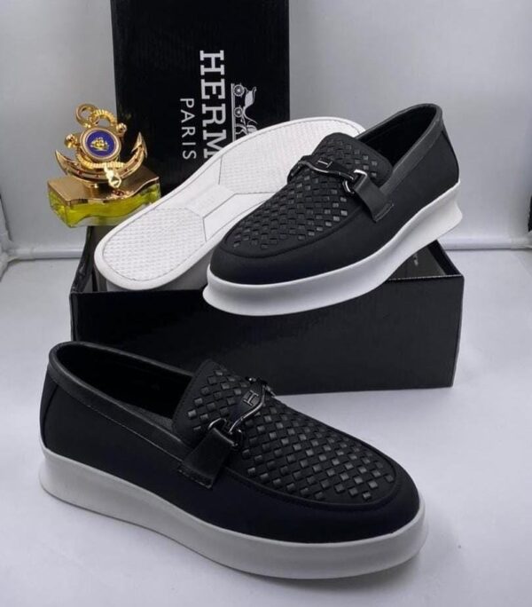 High Quality shoes for men(free delivery)